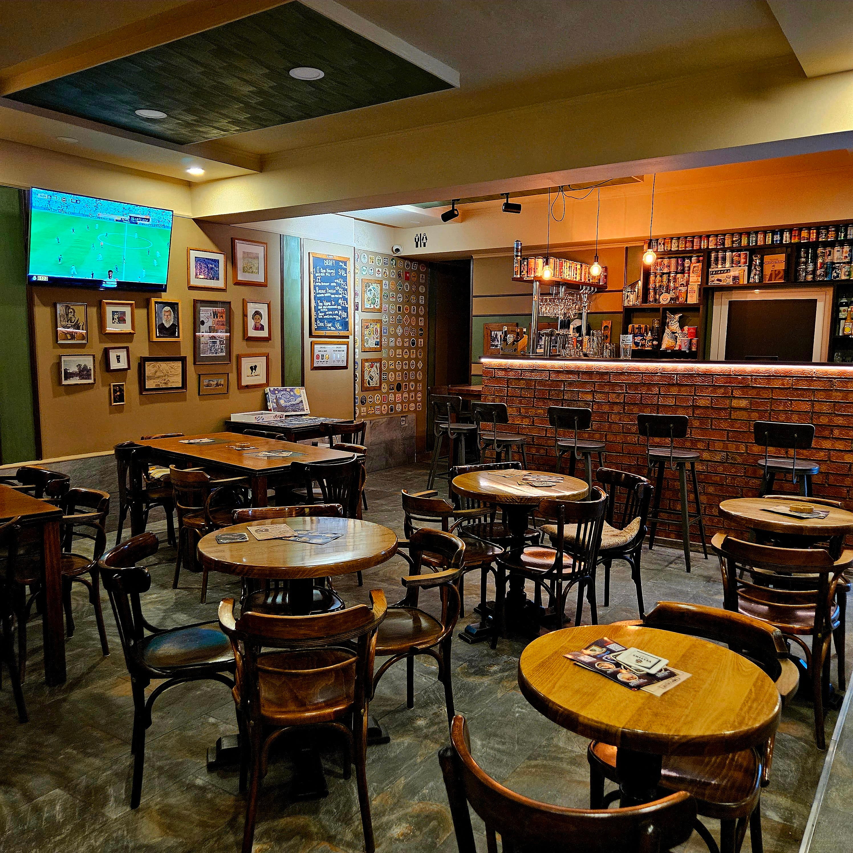 Hops Gallery Craft Beer Pub